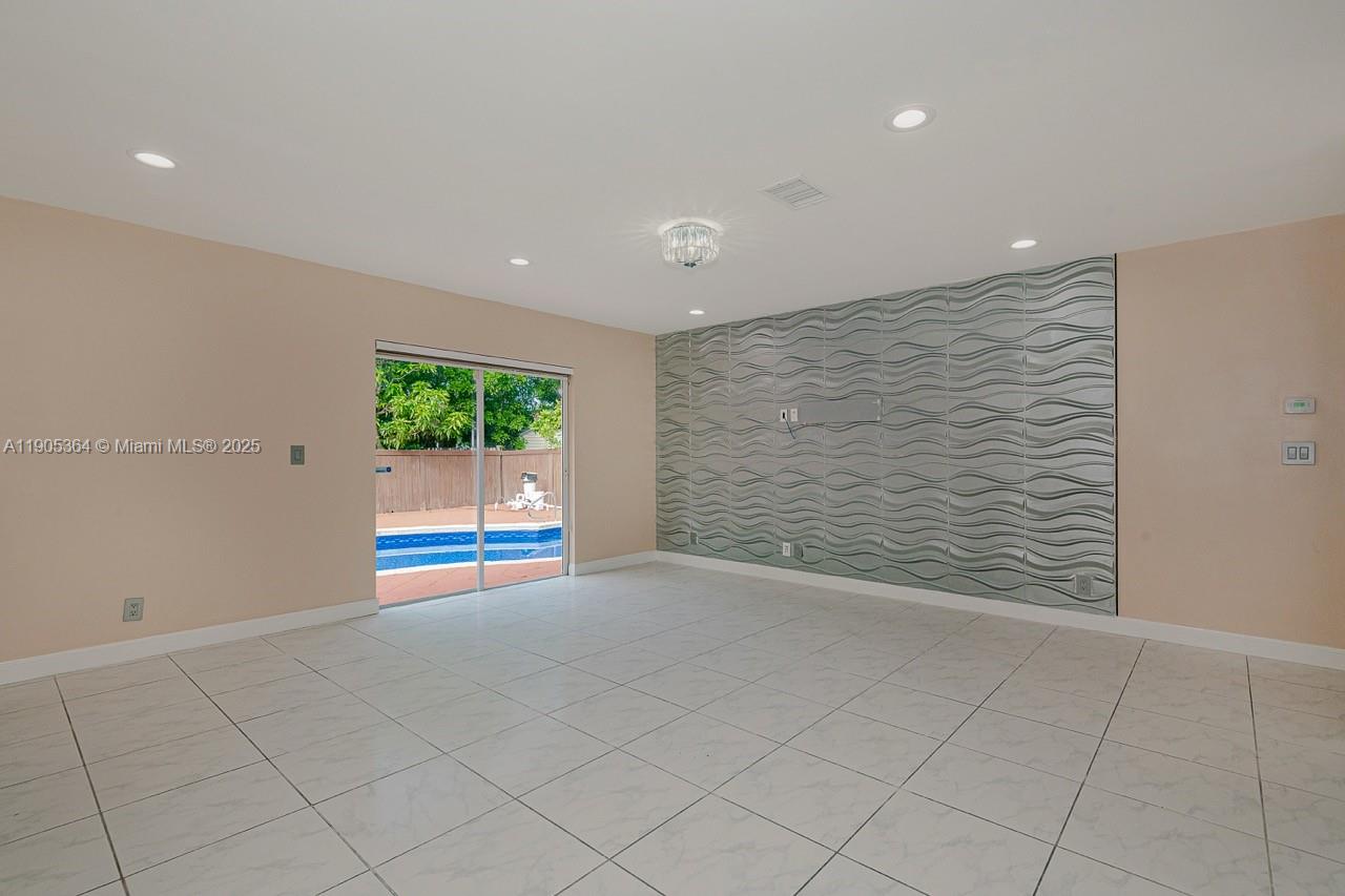 NORTH LAUDERDALE VILLAGE - Residential Lease