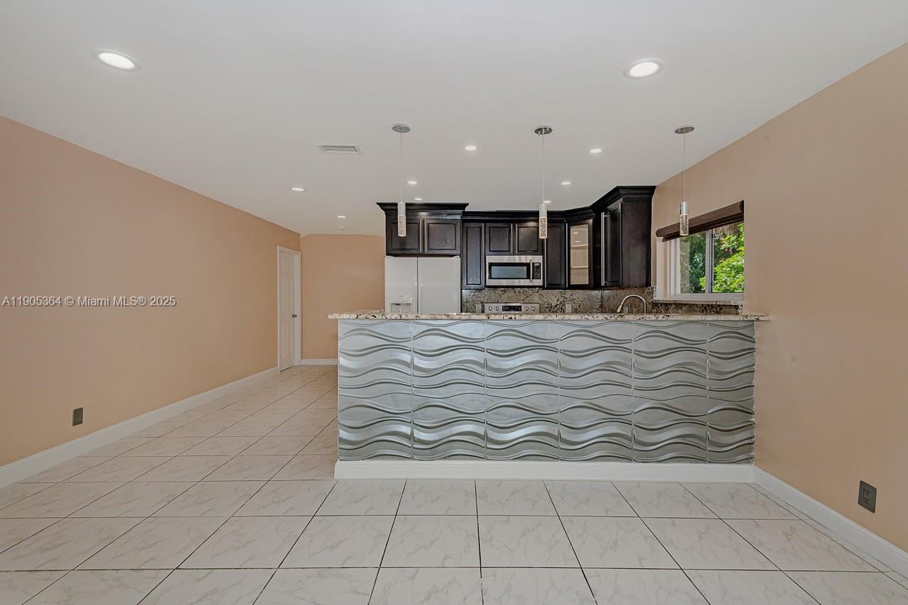 NORTH LAUDERDALE VILLAGE - Residential Lease