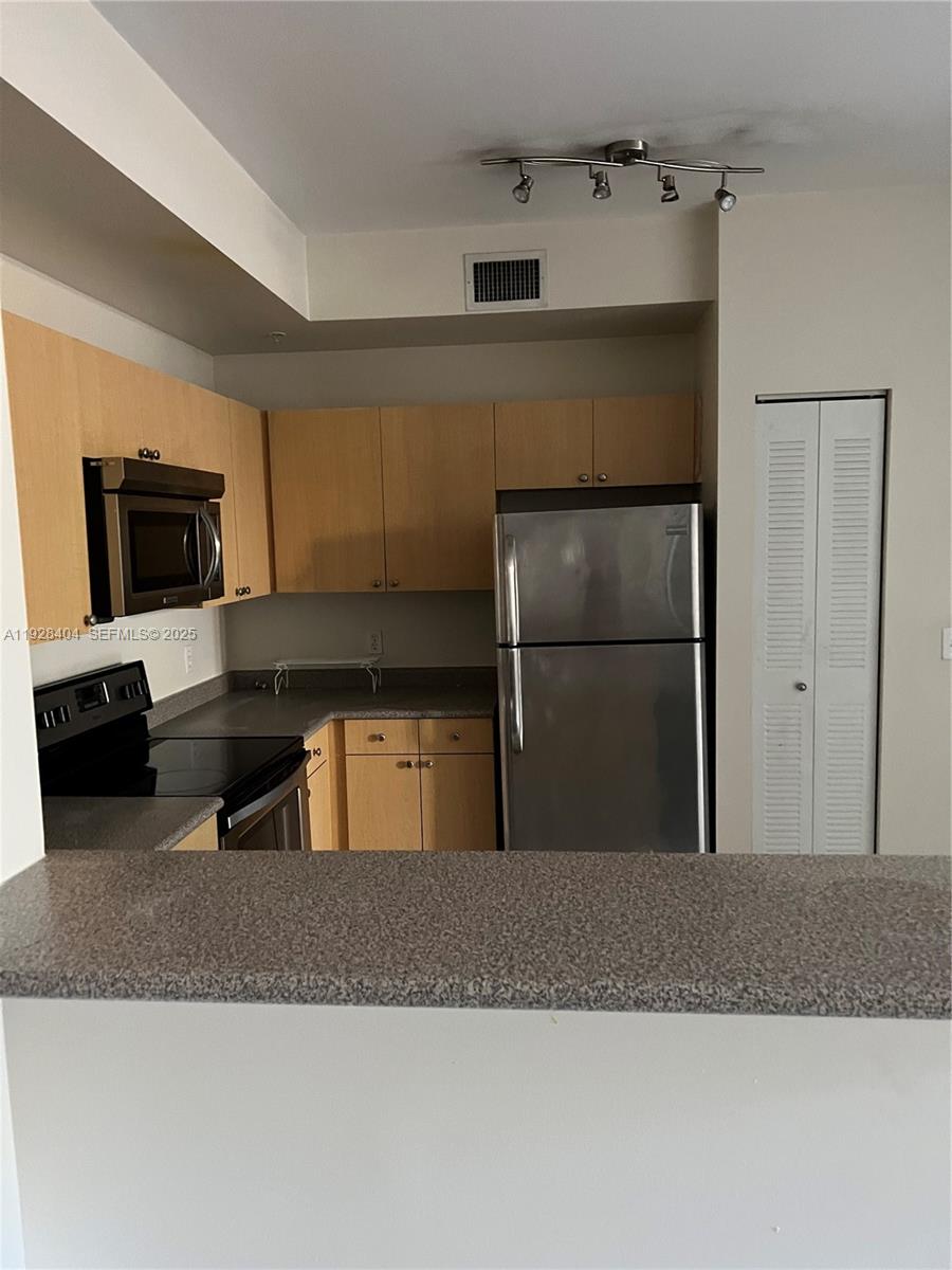 REGENT PARK CONDO - Residential Lease