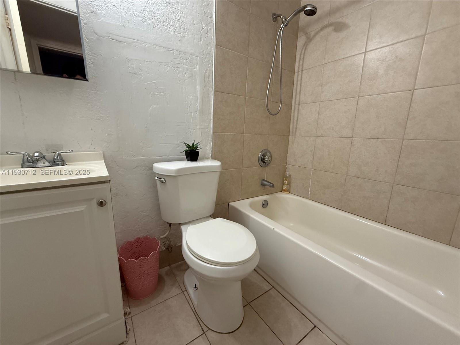 BROWNSVILLE GARDENS CONDO - Residential Lease