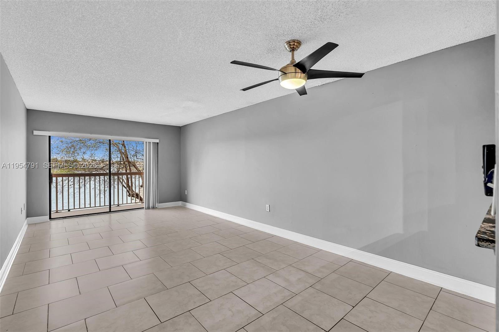 VILLAS AT LAKEVIEW CONDO - Residential