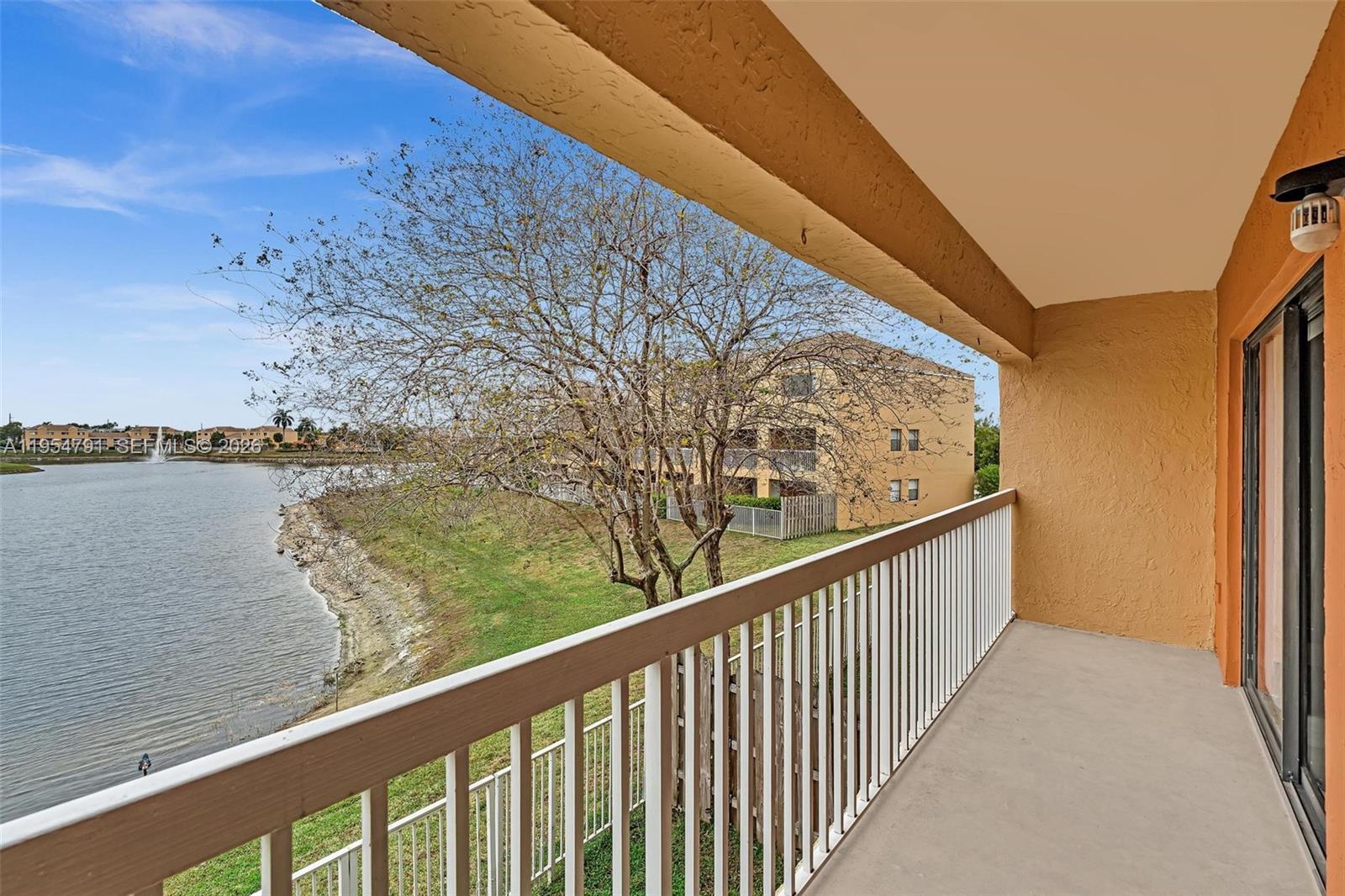 VILLAS AT LAKEVIEW CONDO - Residential