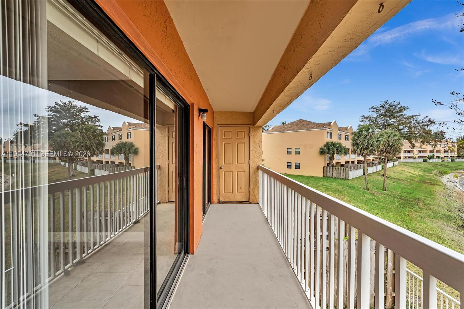 VILLAS AT LAKEVIEW CONDO - Residential