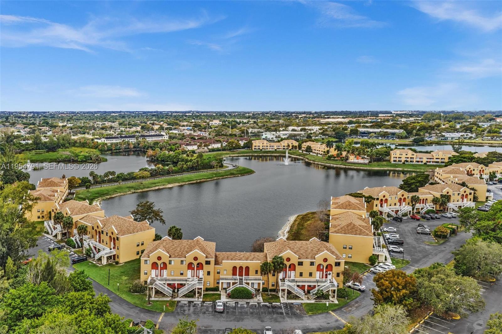 VILLAS AT LAKEVIEW CONDO - Residential