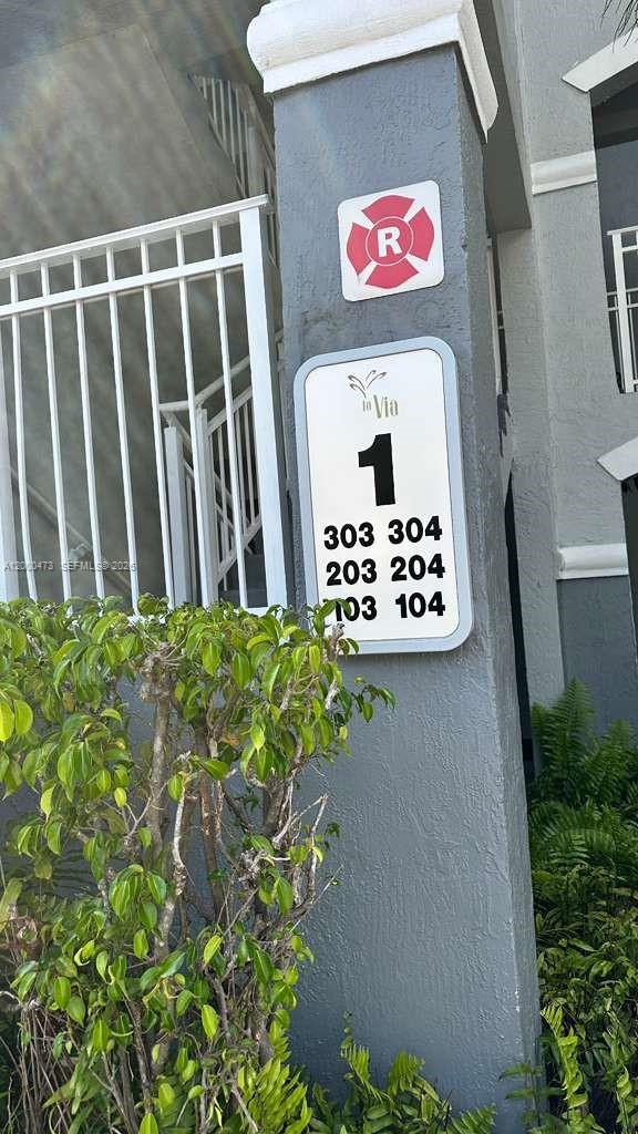 LA VIA CONDO - Residential Lease