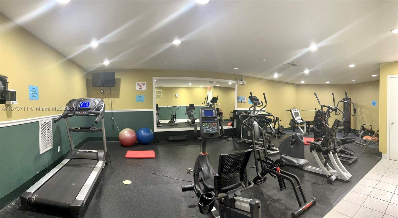 ROYAL PARK CONDO - Residential