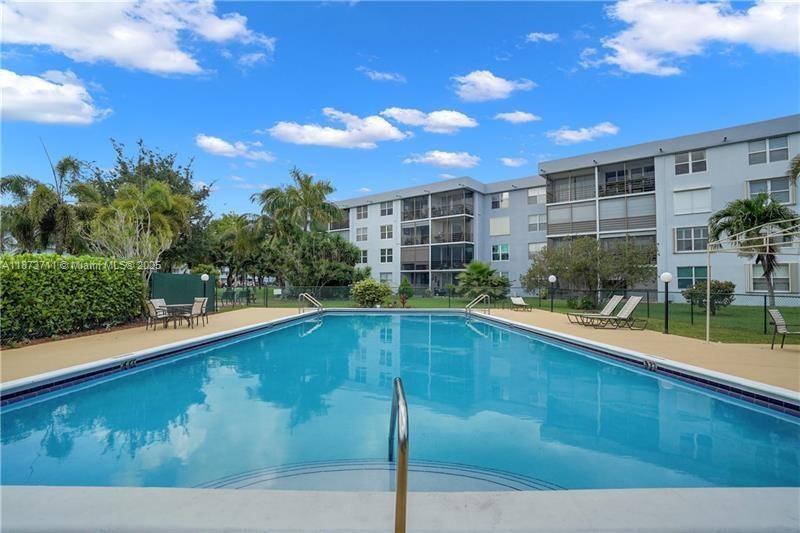 ROYAL PARK CONDO - Residential