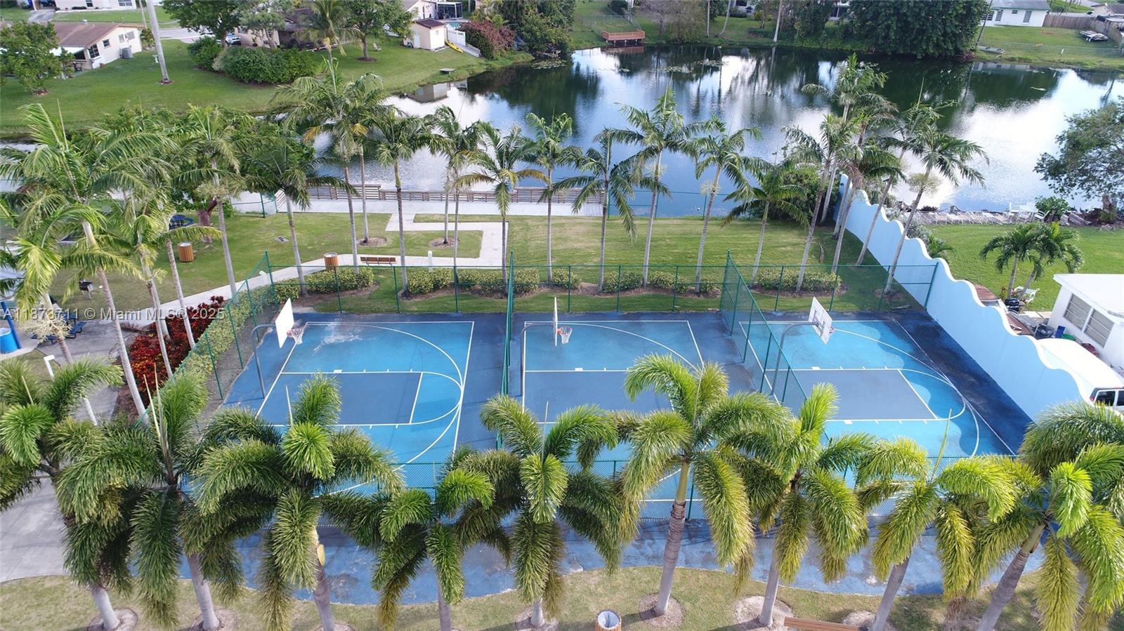 ROYAL PARK CONDO - Residential