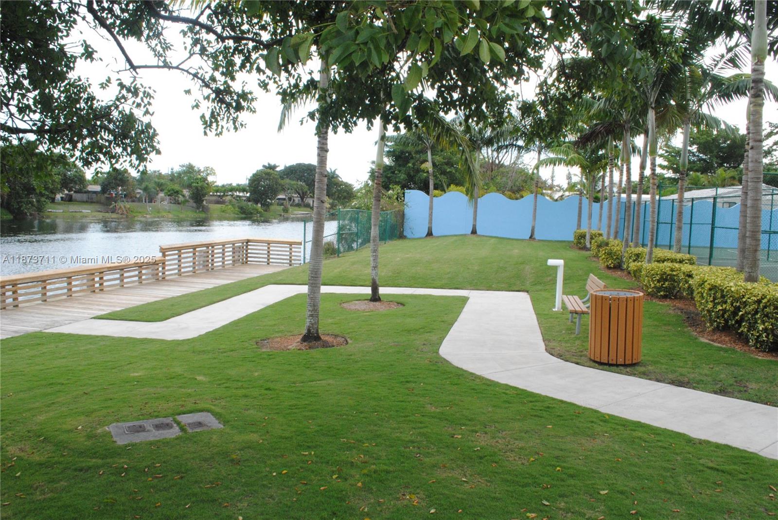 ROYAL PARK CONDO - Residential