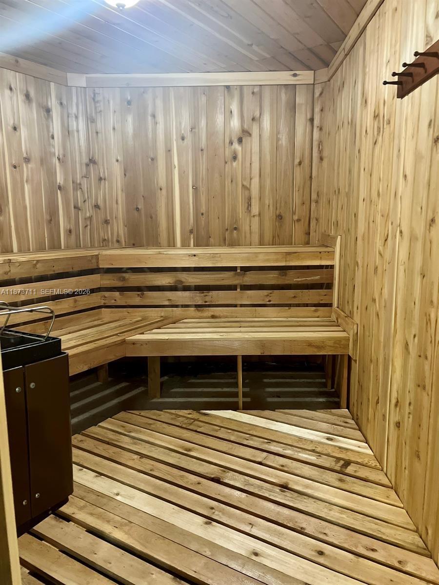 ROYAL PARK CONDO - Residential