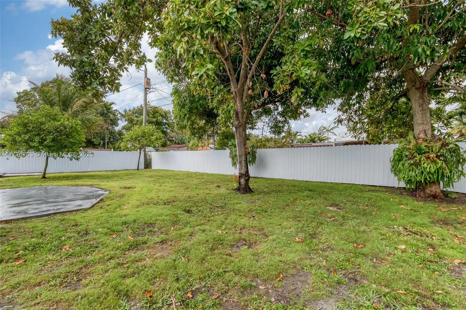 Hialeah, Florida 33012, United States, 3 Bedrooms Bedrooms, ,2 BathroomsBathrooms,Residential,Pending,101295