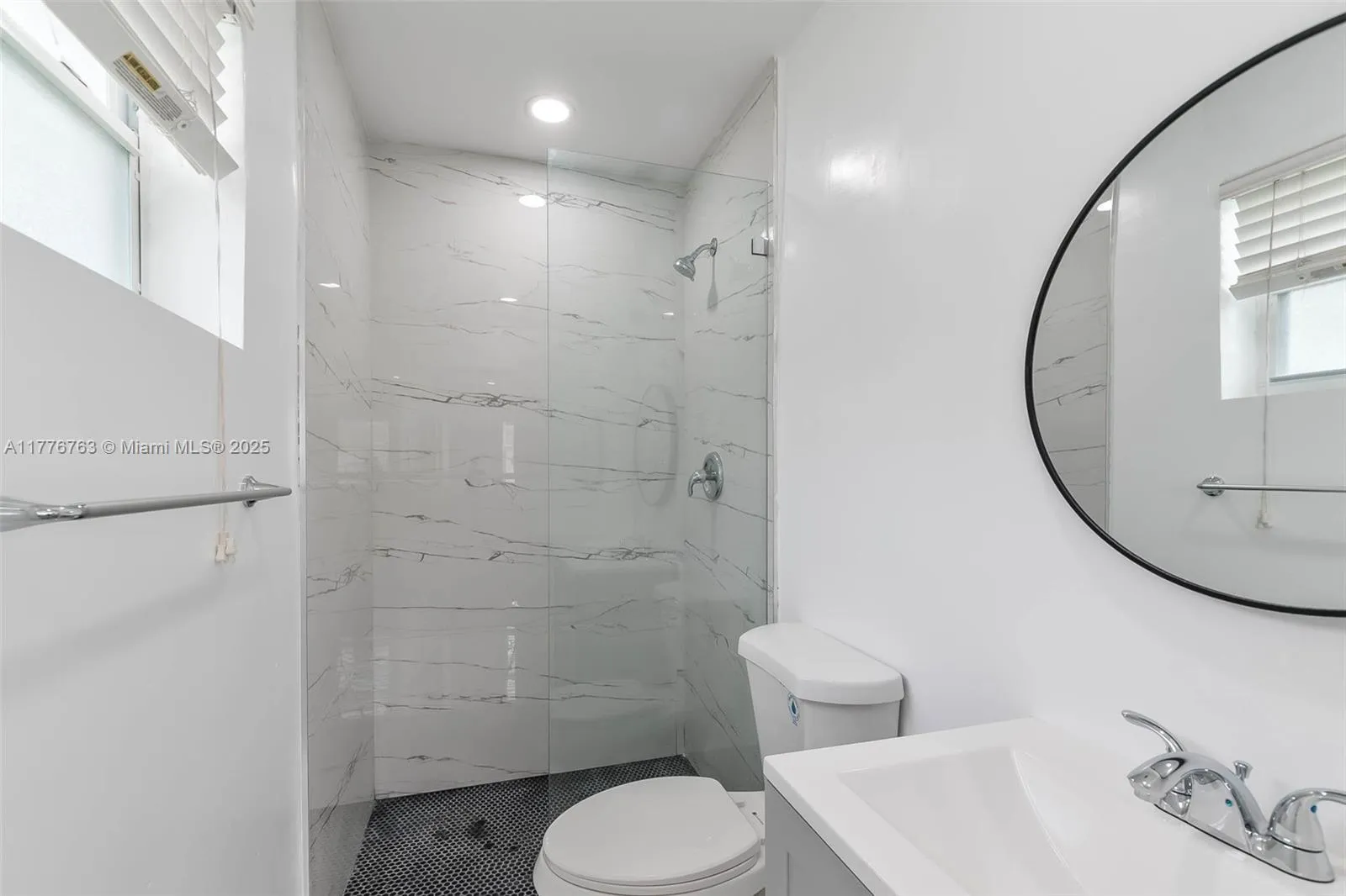 Hialeah, Florida 33012, United States, 3 Bedrooms Bedrooms, ,2 BathroomsBathrooms,Residential,Pending,101295