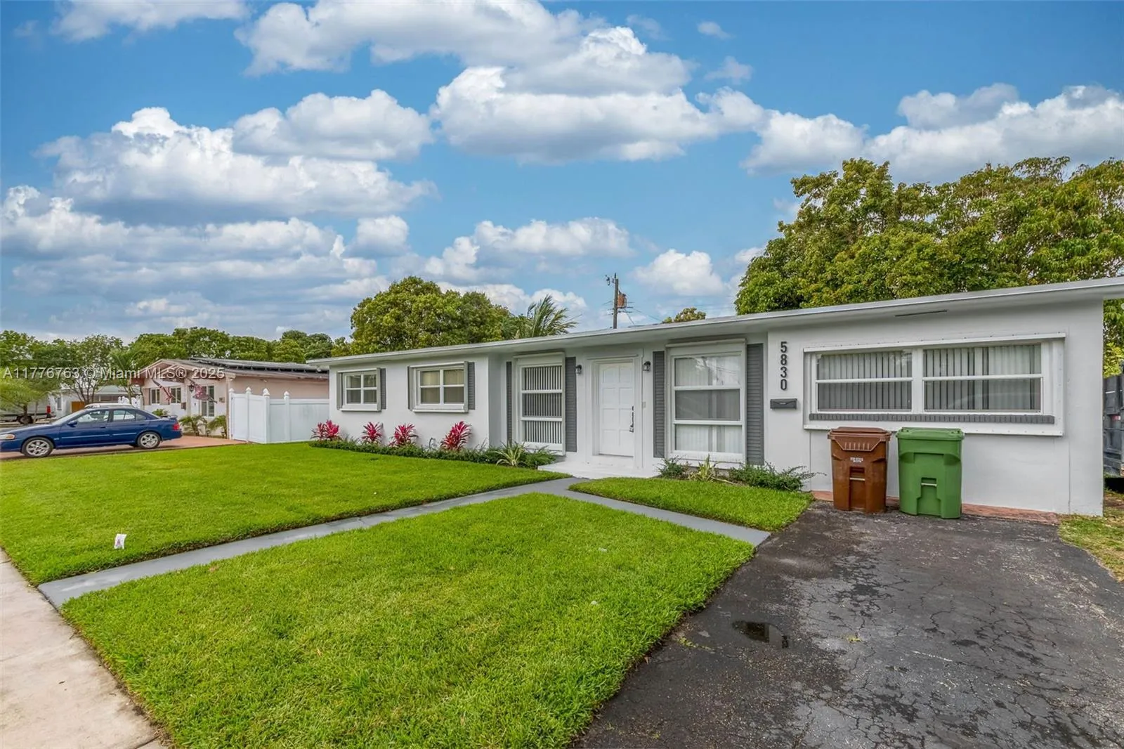 Hialeah, Florida 33012, United States, 3 Bedrooms Bedrooms, ,2 BathroomsBathrooms,Residential,Pending,101295