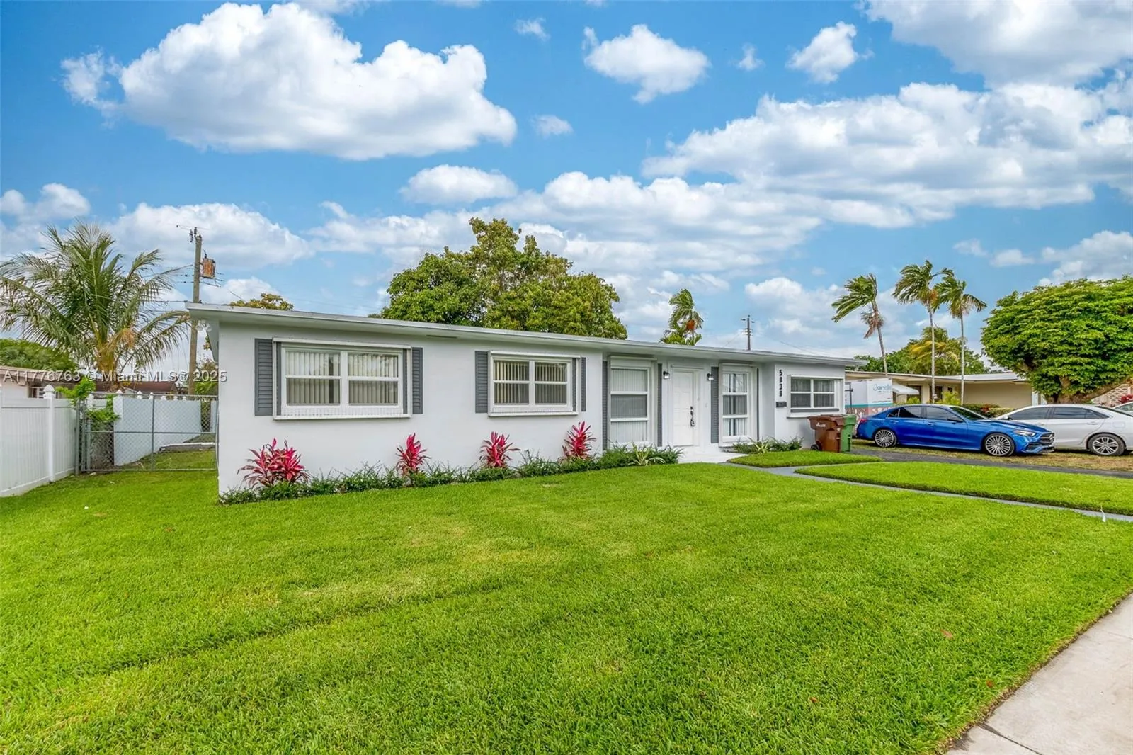 Hialeah, Florida 33012, United States, 3 Bedrooms Bedrooms, ,2 BathroomsBathrooms,Residential,Pending,101295