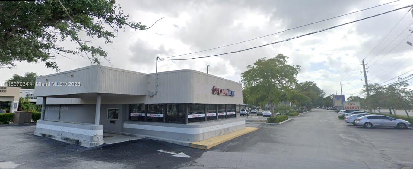 2215 W Hillsboro Blvd