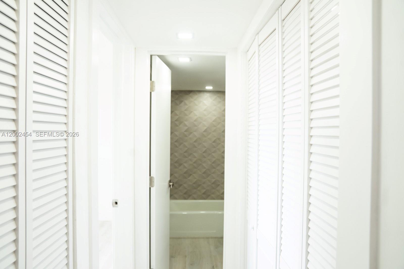 PARKSIDE TOWERS CONDO - Residential