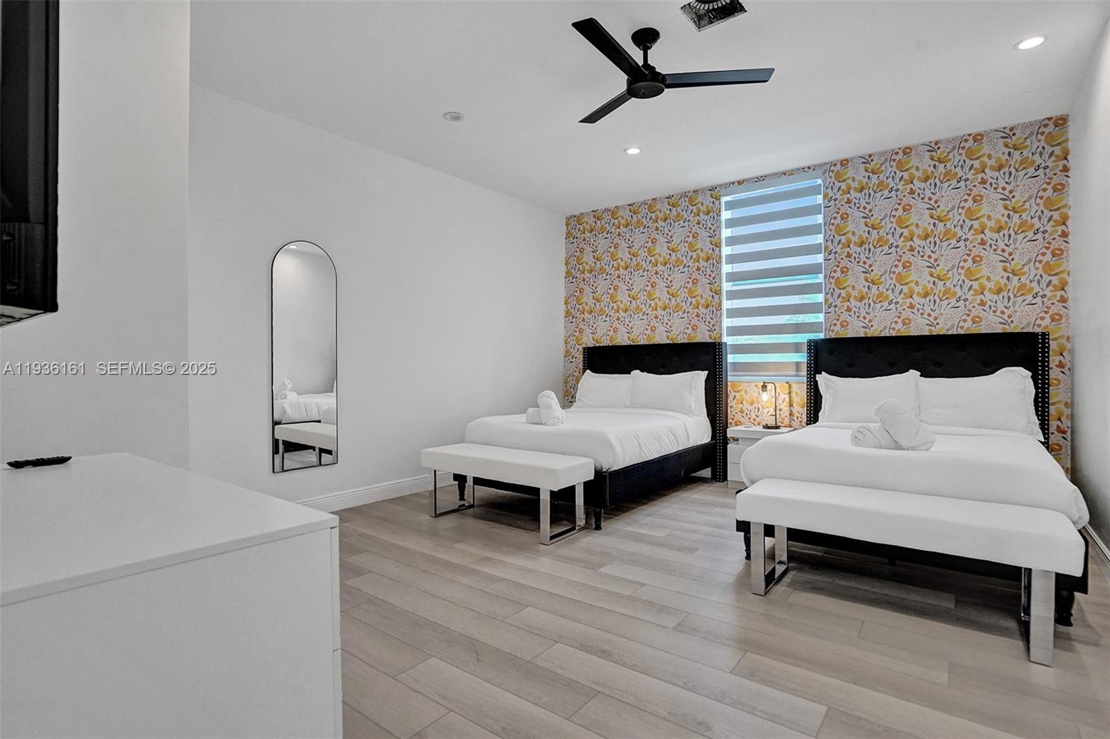 CHAMBERS LAND CO SUB NE1/ - Residential