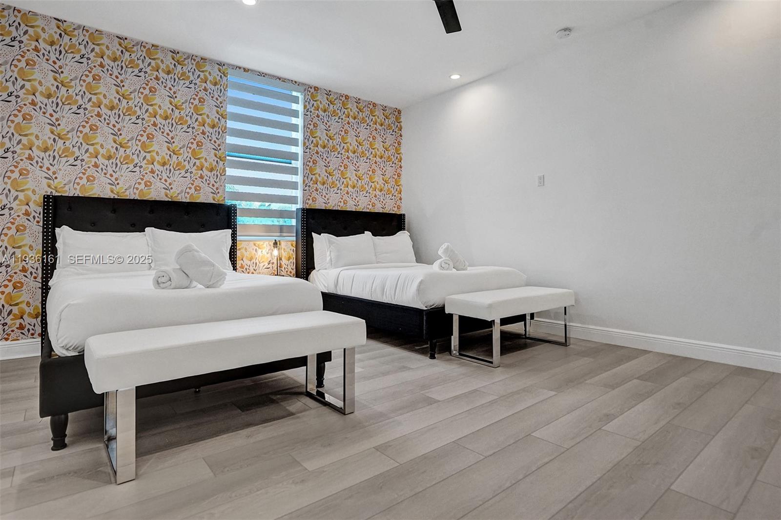 CHAMBERS LAND CO SUB NE1/ - Residential