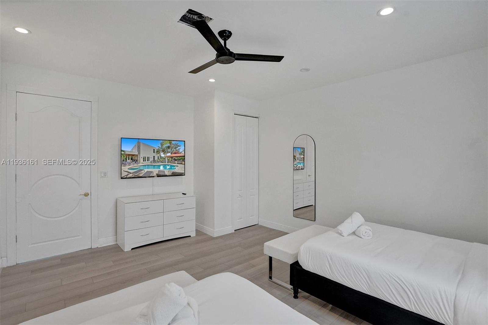 CHAMBERS LAND CO SUB NE1/ - Residential