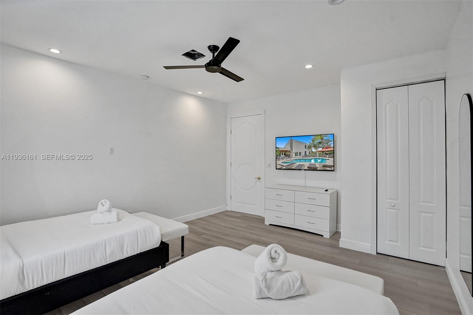 CHAMBERS LAND CO SUB NE1/ - Residential