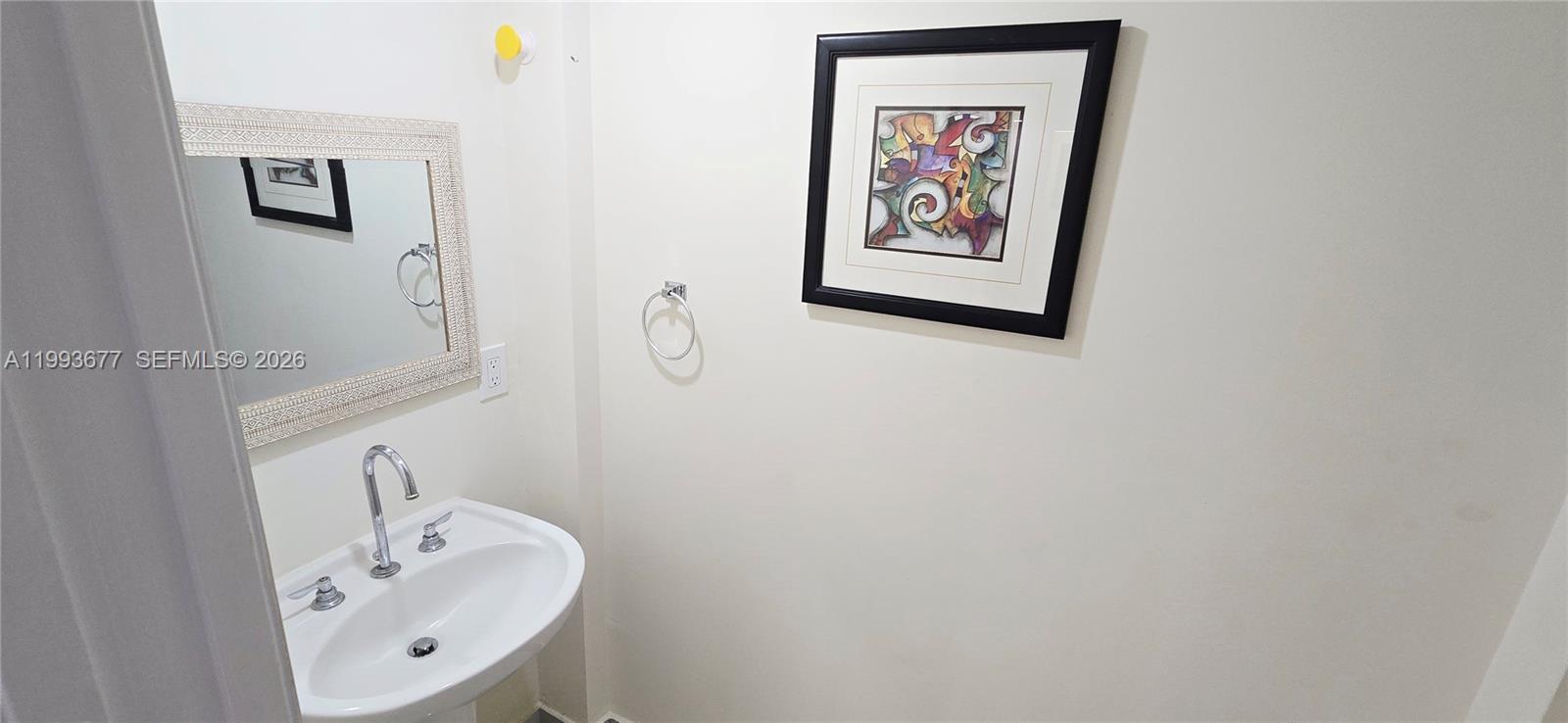 THE COLLINS CONDO - Residential Lease