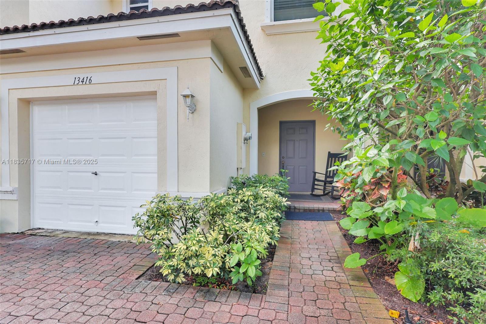 13416 Georgian Ct
