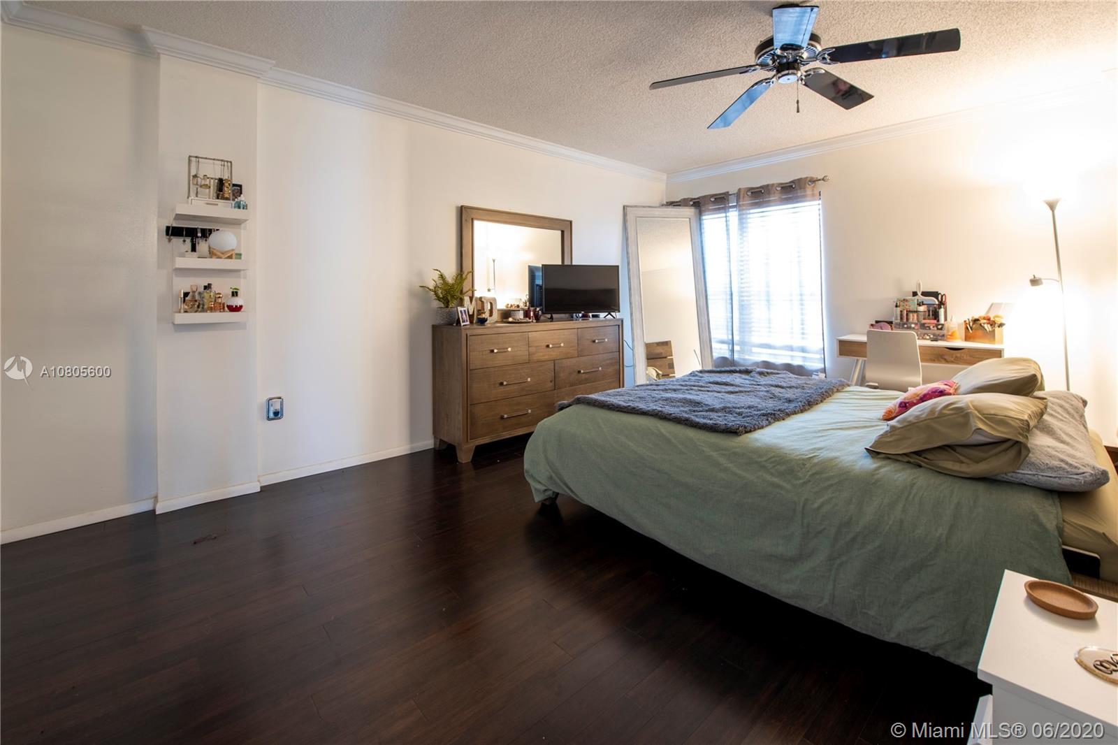 MANORS OF INVERRARY I-5 - Residential