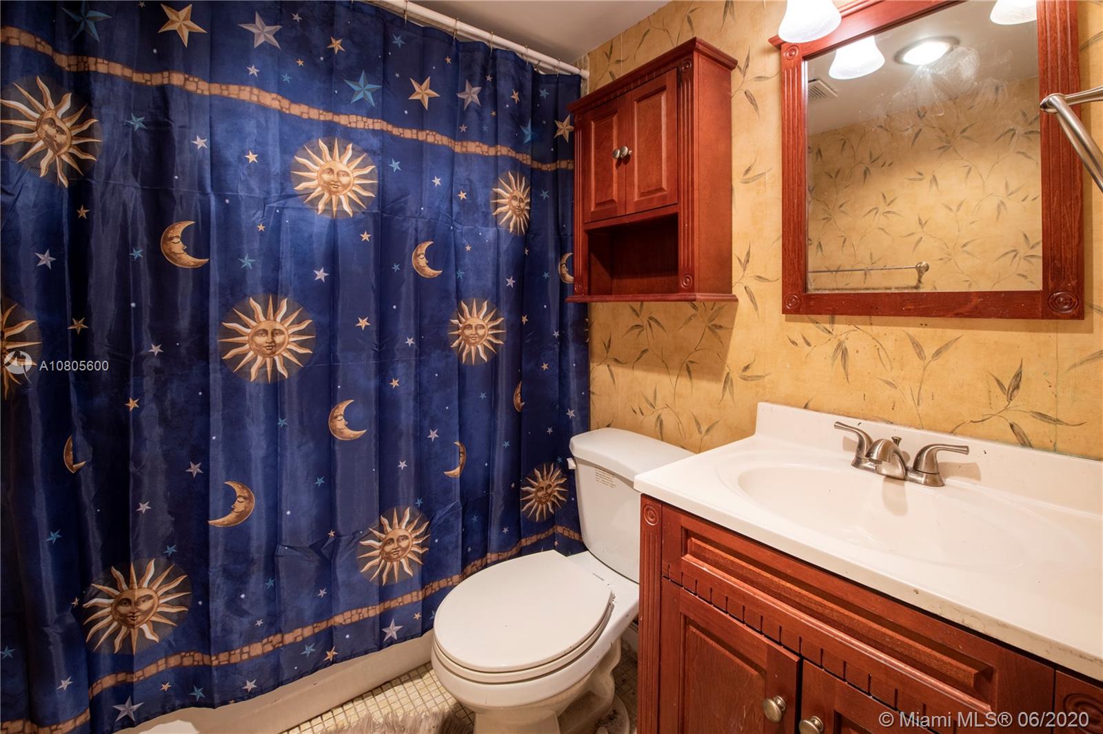 MANORS OF INVERRARY I-5 - Residential