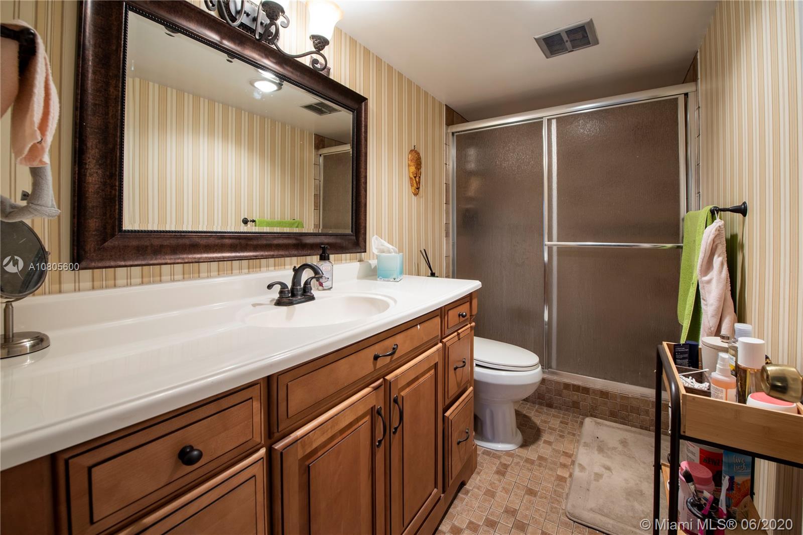 MANORS OF INVERRARY I-5 - Residential