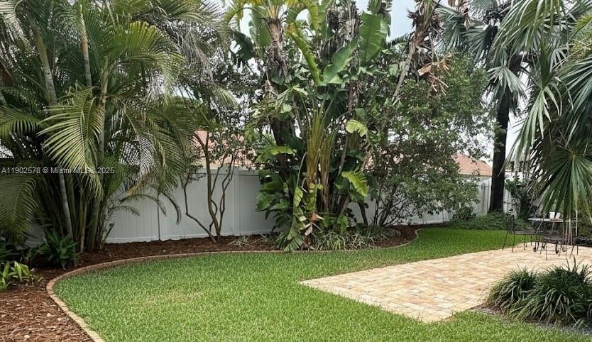 REPLAT OF PORTION - Residential Lease