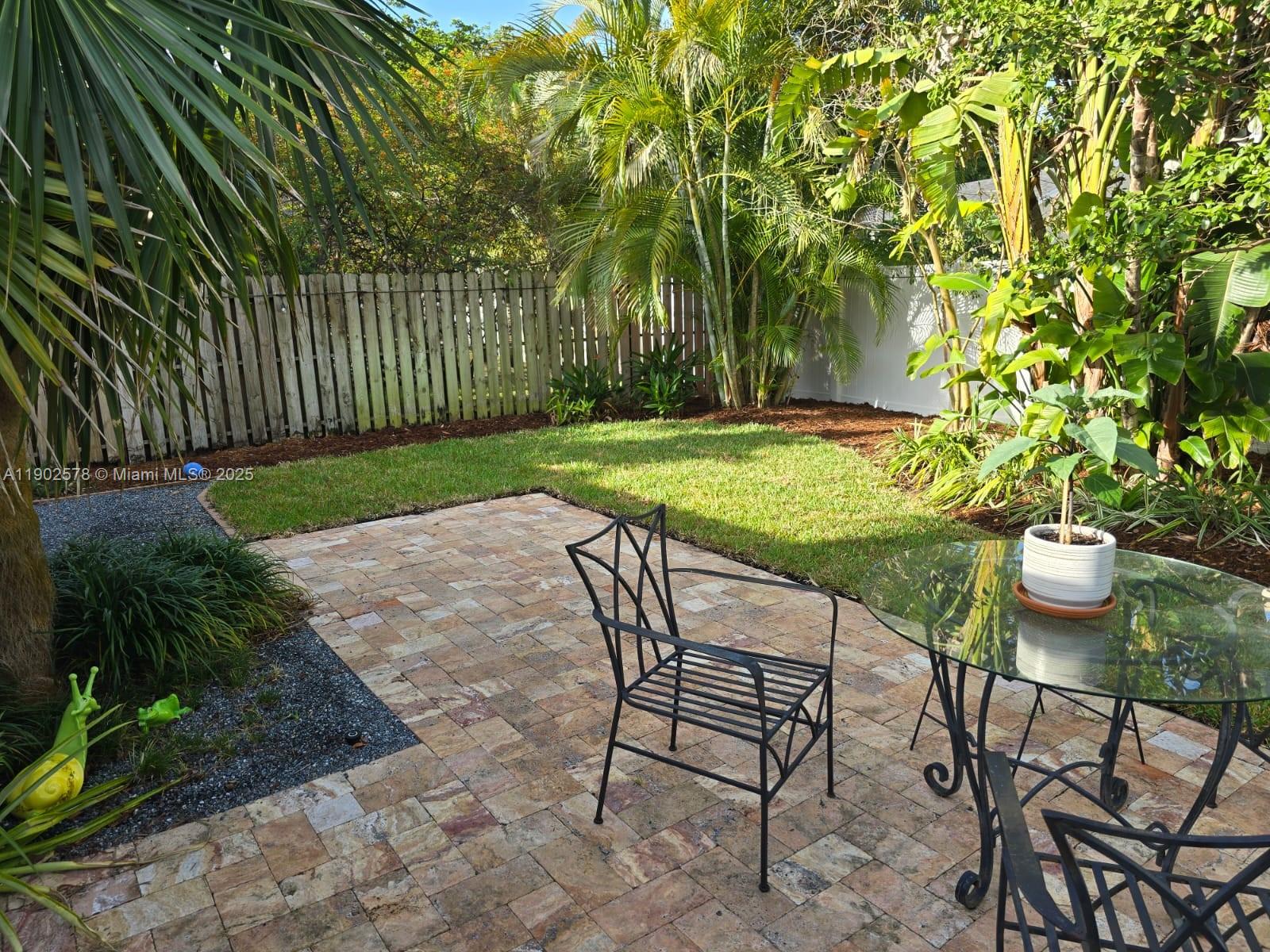 REPLAT OF PORTION - Residential Lease