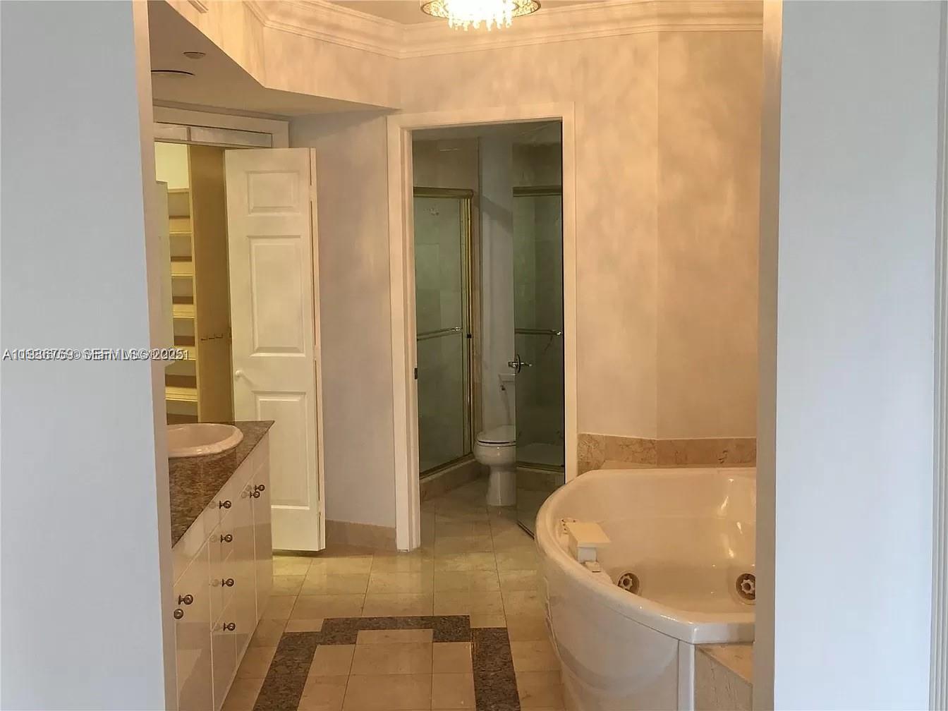 19333 Collins Ave 1109