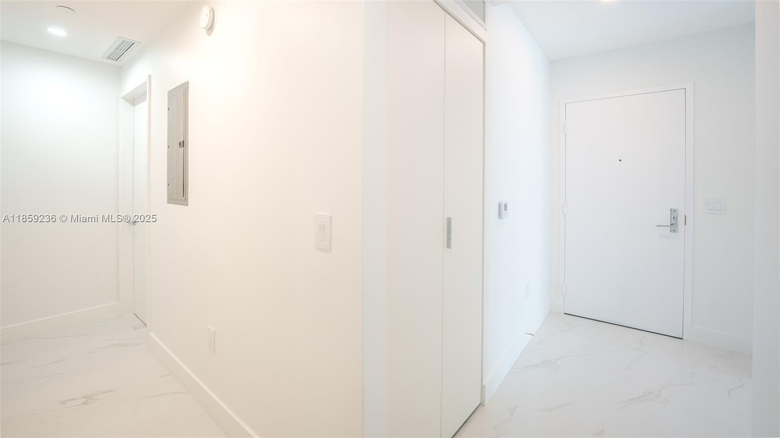 ARIA RESERVE SOUTH TOWER - Residential Lease