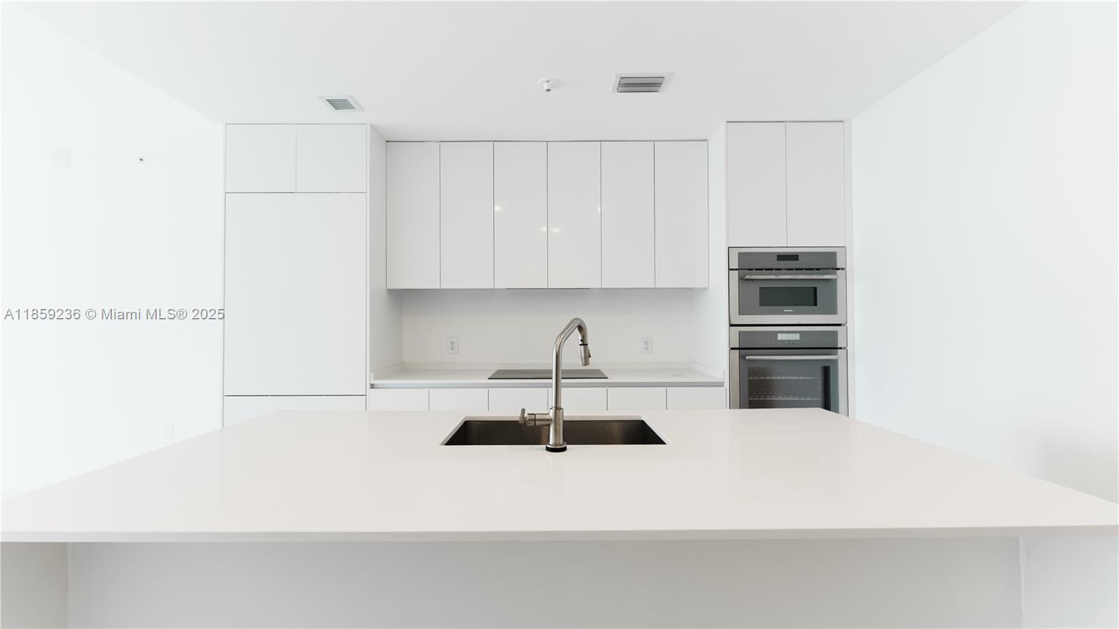 ARIA RESERVE SOUTH TOWER - Residential Lease