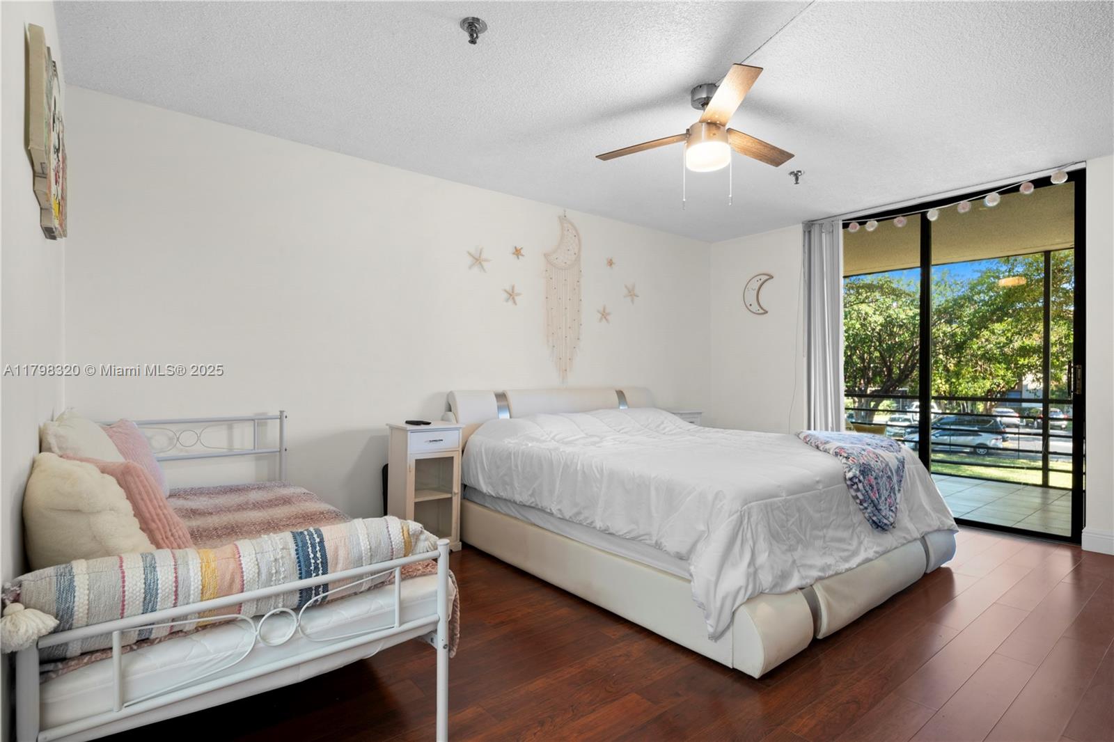 COCO WOOD CONDO - Residential