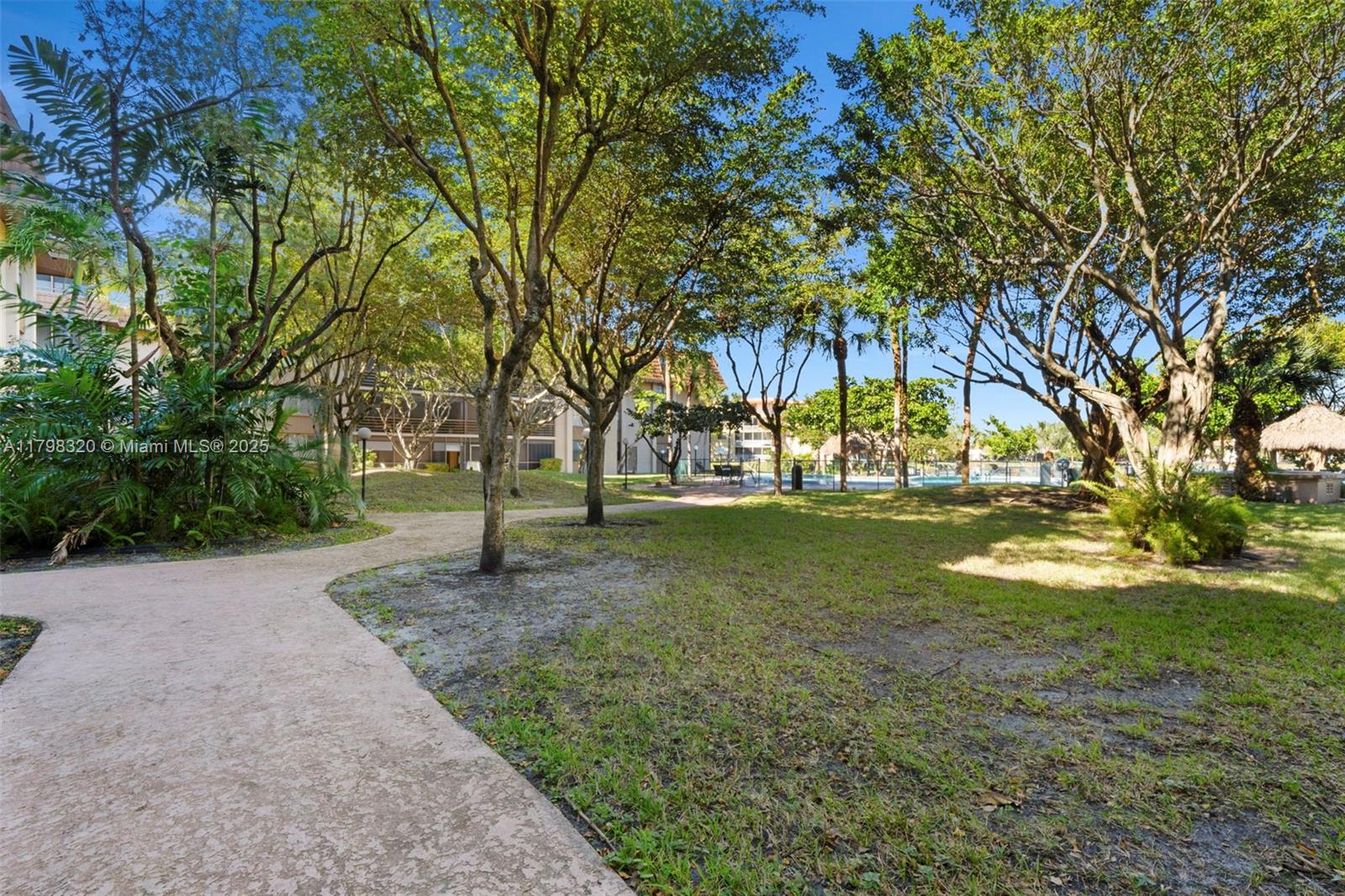 COCO WOOD CONDO - Residential