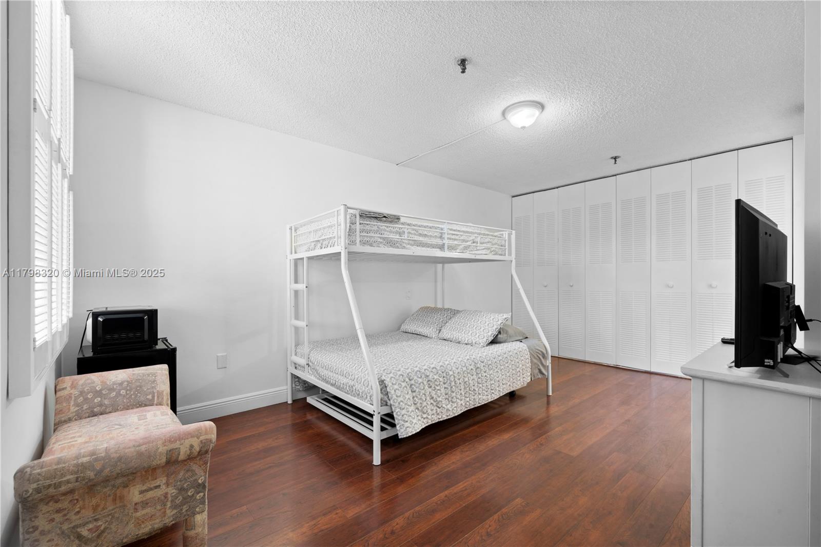 COCO WOOD CONDO - Residential