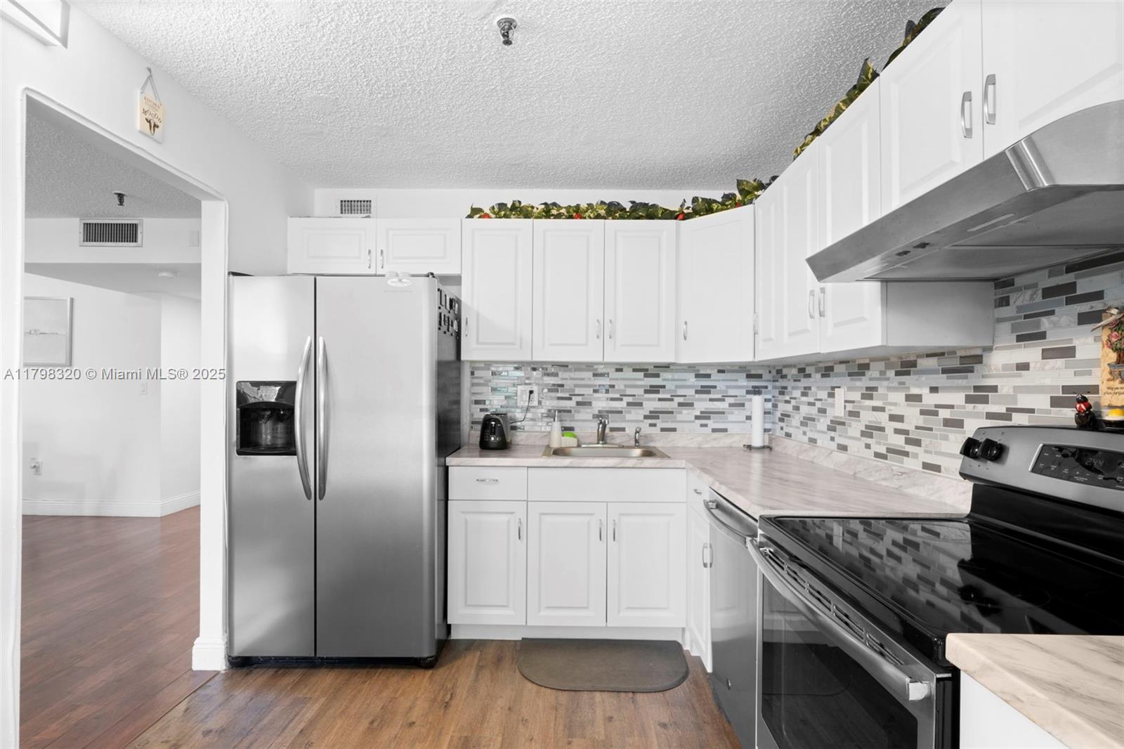 COCO WOOD CONDO - Residential