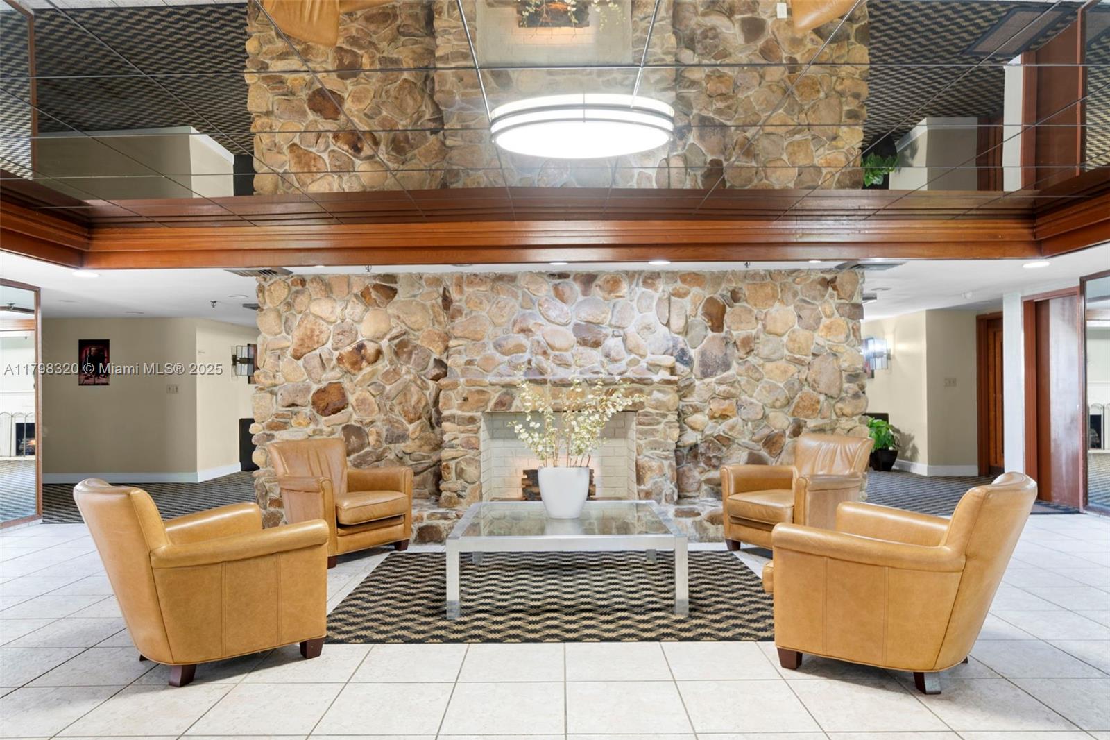 COCO WOOD CONDO - Residential