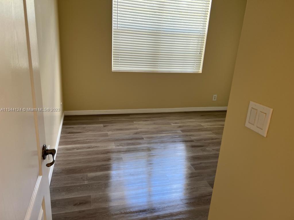 WELLINGTONS EDGE PAR 76 P - Residential