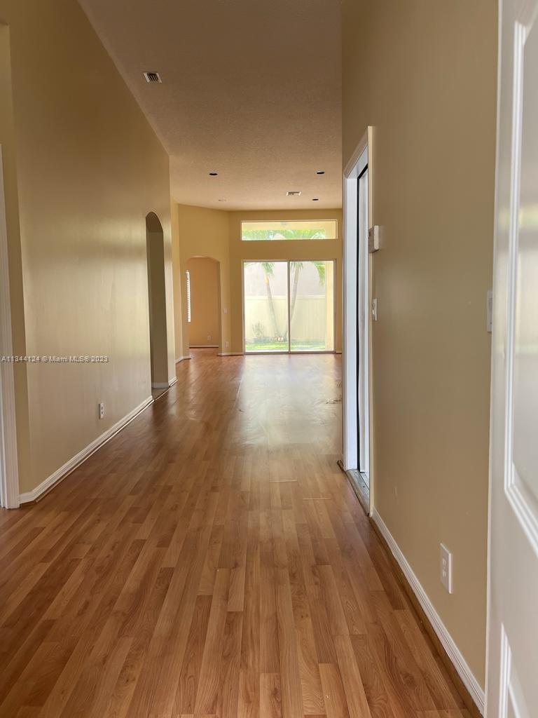WELLINGTONS EDGE PAR 76 P - Residential