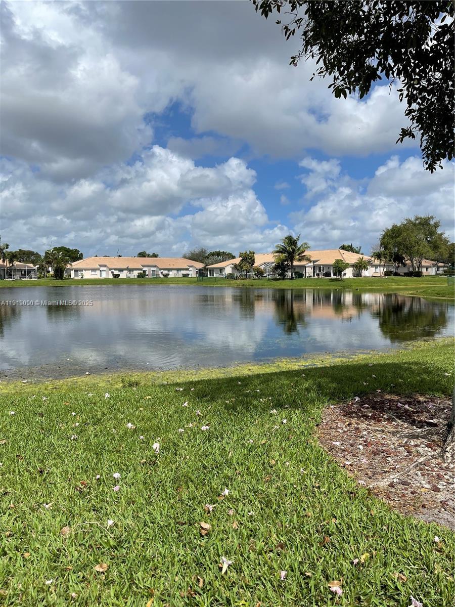 VILLAGES OF RENAISSANCE - Residential Lease