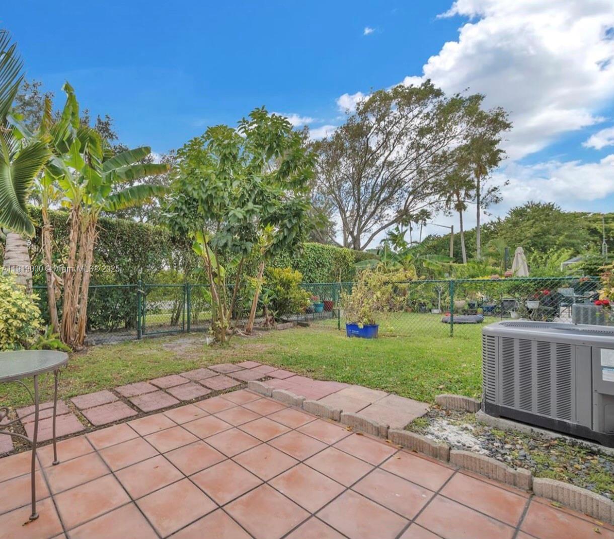 VILLAGES OF RENAISSANCE - Residential Lease