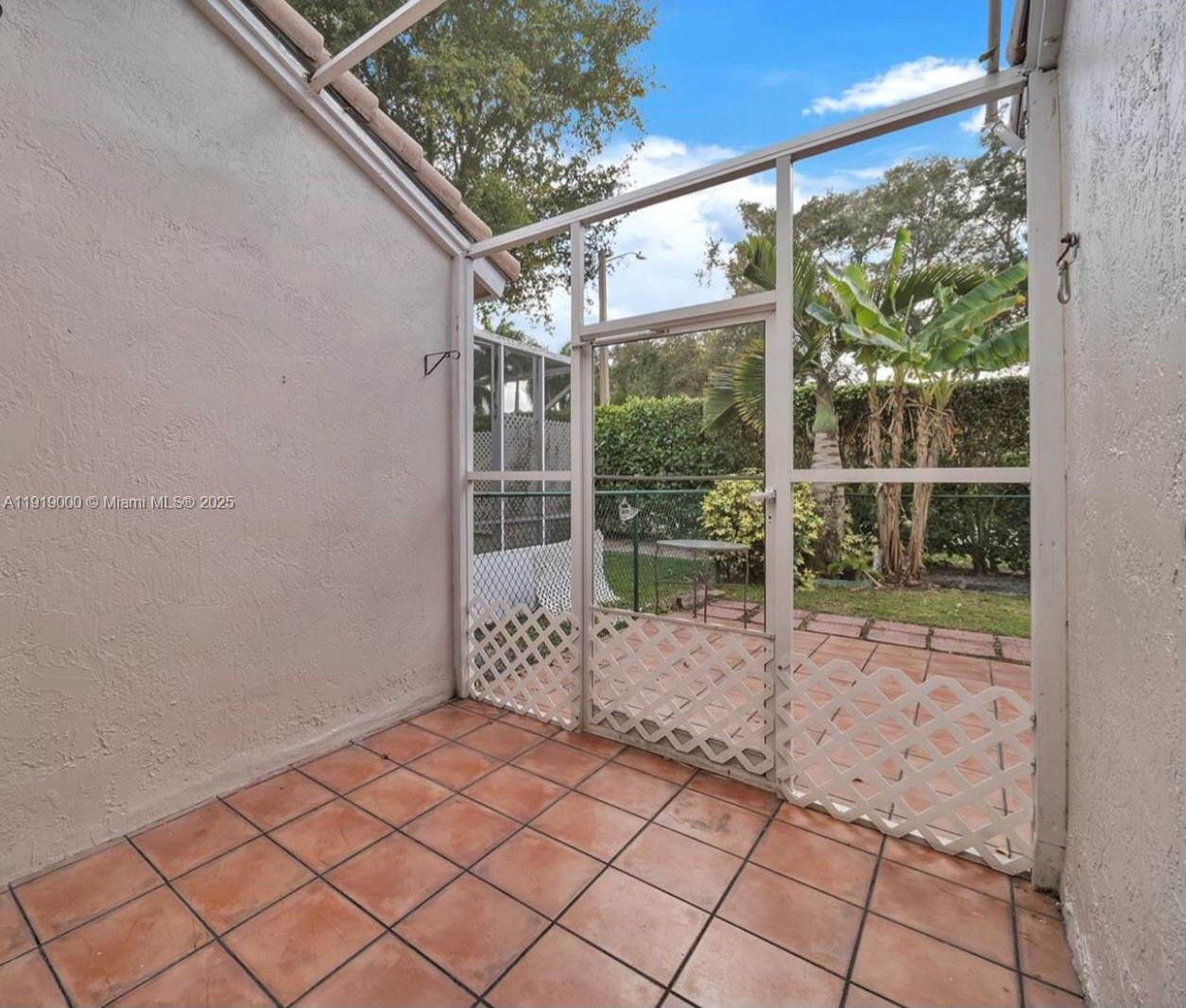 VILLAGES OF RENAISSANCE - Residential Lease