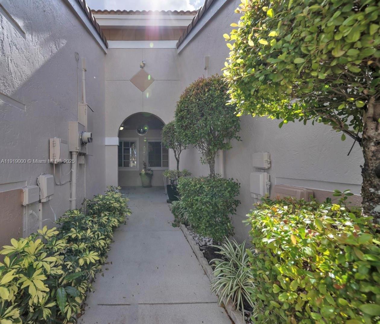 VILLAGES OF RENAISSANCE - Residential Lease