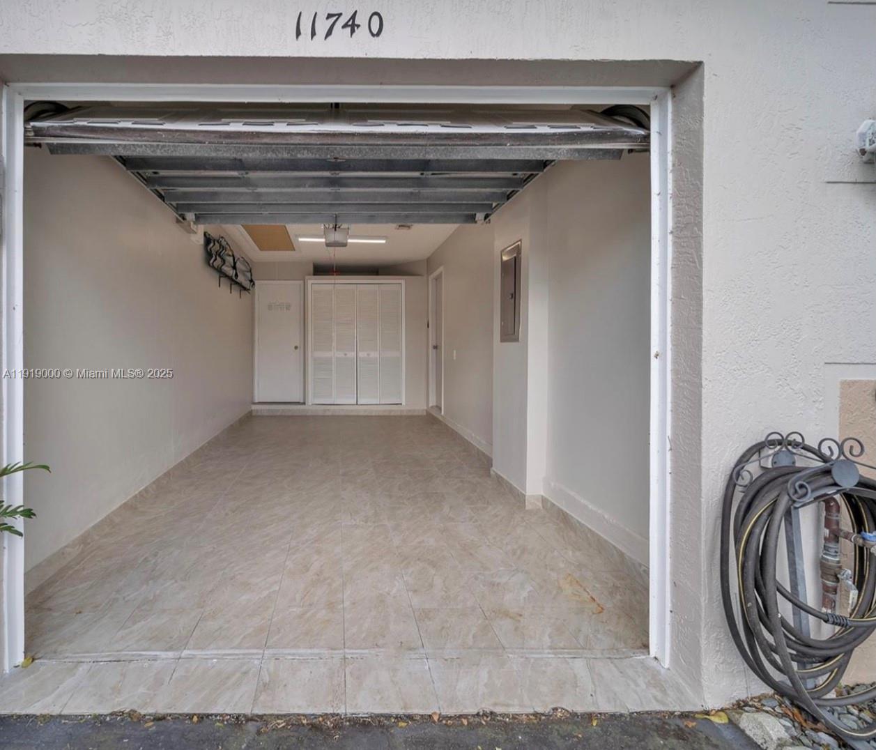 VILLAGES OF RENAISSANCE - Residential Lease