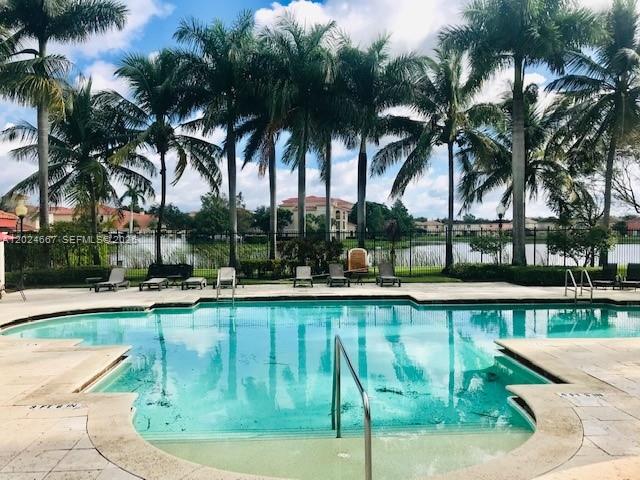 EMERALD ISLE AT LAGUNA LA - Residential