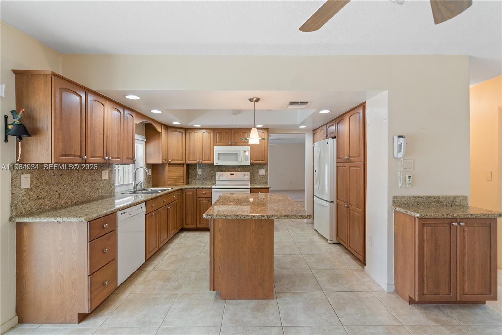 CUTLER RIDGE PINES - Residential