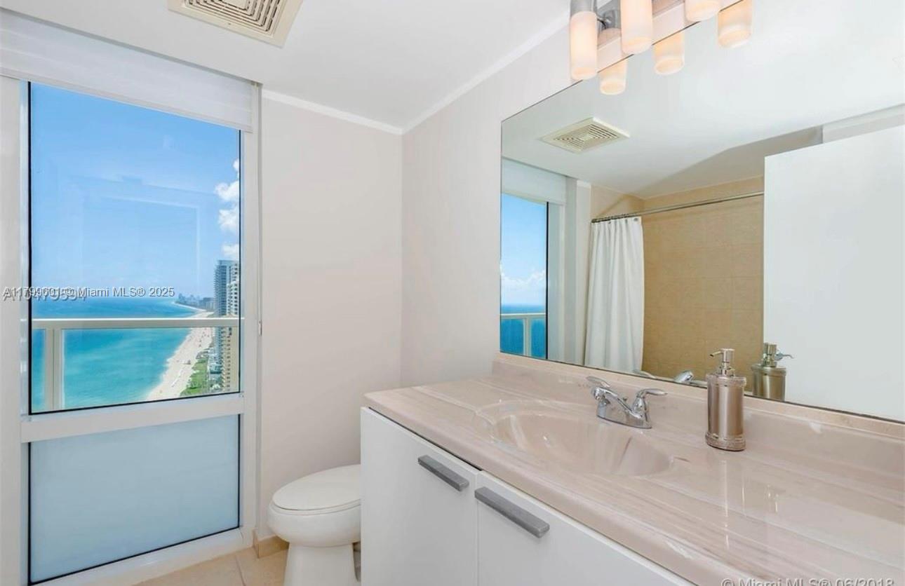 LA PERLA CONDO - Residential Lease