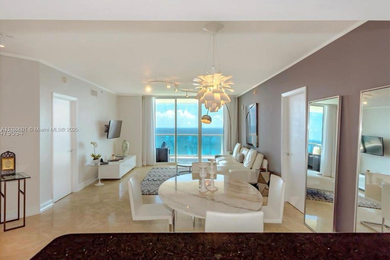 LA PERLA CONDO - Residential Lease